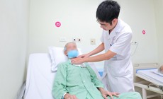 Khàn tiếng kéo dài, cụ ông 75 tuổi được phát hiện ung thư thanh quản
