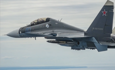 10 tiêm kích Su-30SM2 Nga xuất kích sát sườn NATO
