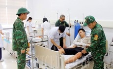 Tin mới vụ 7 thuyền viên tàu cá bị chìm trên biển lúc rạng sáng do giông lốc