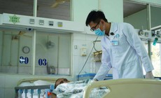 Người bác sĩ trẻ dân tộc Cơ Ho nặng lòng với bệnh nhân HIV/AIDS