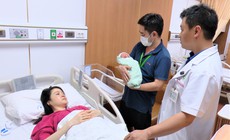 Người bác sĩ 'mò mẫm' mở ra hy vọng cho những ca bệnh chưa có tiền lệ