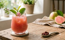 Lợi ích khi uống nước ép ổi với thuốc bổ sung sắt cho người bị thiếu máu