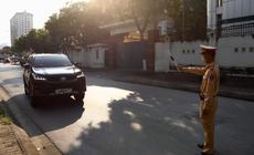 Lái thuê 500.000 đồng/ngày, tài xế đi ngược chiều 'ngã ngửa' vì mức phạt bằng 40 ngày công