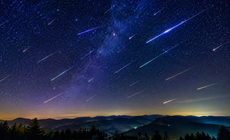 Mưa sao băng  Perseids 2026 sẽ sáng rực rỡ bầu trời đêm nay