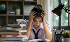 Căng thẳng do học tập, học sinh nên làm gì để vượt qua và khi nào cần tìm kiếm sự giúp đỡ?