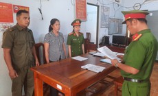 Một phụ nữ bị bắt xuất phát từ mâu thuẫn nói xấu con
