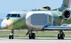 Máy bay tác chiến điện tử EA-37B Mỹ áp sát Nga