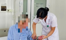 Nhầm hạ kali với hạ canxi, người đàn ông suýt liệt tay chân