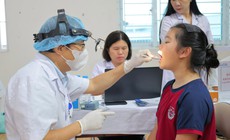 Khám sức khỏe cho khoảng 6000 học sinh ở phường Nghĩa Đô