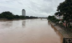 Mưa bão khiến hàng trăm nhà dân bị ngập, địa phương chủ động sơ tán dân