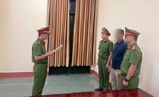 Khởi tố Phó giám đốc chỉ đạo đổ hơn 1.800.000 kg bã bê tông ra môi trường