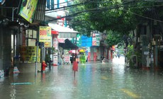 Nhiều khu vực miền Bắc mưa dông mạnh, tiếp tục cảnh báo nguy cơ sạt lở