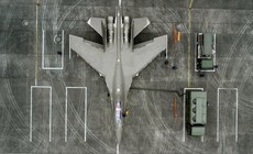 Tiêm kích J-16 Trung Quốc so tài Rafale Pháp tranh đoạt ngôi vị 'bá chủ bầu trời'