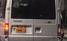 Tài xế dùng biển 'xe tang lễ' che biển số bị xử phạt thế nào?