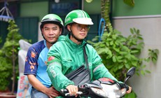 Chạy xe ôm kiếm tiền từ lớp 11, nam sinh bị mẹ bỏ rơi đỗ đại học