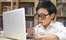 Trẻ dùng thiết bị điện tử sớm có thể chậm phát triển ngôn ngữ