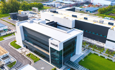 Đoàn Bộ Y tế Việt Nam thăm nhà máy vắc xin hiện đại của Sanofi tại Pháp