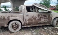 Sáng 19/9: Giám đốc công an chỉ đạo điều tra vụ xe bán tải nằm dưới lòng kênh