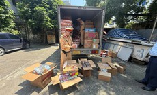 Phát hiện xe tải chở hơn 3.000 sản phẩm thực phẩm không rõ nguồn gốc