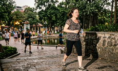 Đi bộ sau 50 tuổi, bao nhiêu bước là phù hợp?