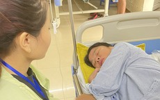 Bố bị t&#226;m thần, mẹ bị ung thư, nữ sinh sư phạm nhiều lần c&#243; &#253; định nghỉ học
