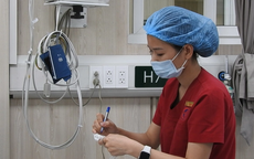 Đ&#224; Nẵng đề xuất tặng voucher nghỉ dưỡng cho nữ điều dưỡng A9 cứu người trong qu&#225;n ăn