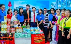 Người thầy &#39;mở lối&#39; tương lai cho học sinh v&#249;ng cao T&#226;y Bắc