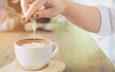 Những c&#225;ch uống c&#224; ph&#234; g&#226;y tăng c&#226;n