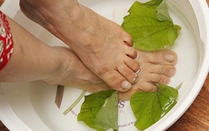 Sử dụng l&#225; lốt ng&#226;m ch&#226;n như thế n&#224;o l&#224; tốt nhất?