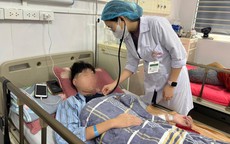 Nam sinh bị nhiễm khuẩn tụ cầu v&#224;ng nặng do lợn cắn