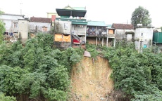 Sạt lở &#225;p s&#225;t khu d&#226;n cư ở Nghệ An sau hai cơn b&#227;o lớn