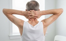 V&#236; sao đi bộ kh&#244;ng đủ để ngăn ngừa mất cơ sau tuổi 50?