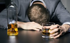Thiếu máu do nghiện rượu, bia nguy hiểm như thế nào?