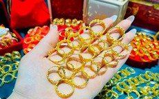 Giá vàng ngày 27/12 tiếp tục tăng mạnh