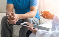 Nam giới nên làm gì khi có dấu hiệu rối loạn cương dương?