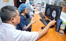 Cô gái gục tại chỗ sau lần duy nhất thử hút thuốc lá điện tử