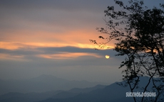 Theo ch&#226;n giới trẻ l&#234;n Đồn Đ&#232;n đ&#243;n b&#236;nh minh v&#224; săn biển m&#226;y tuyệt đẹp