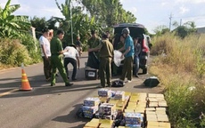Truy đuổi hơn 60 km, bắt t&#224;i xế l&#225;i Suzuki nghi chở h&#224;ng cấm