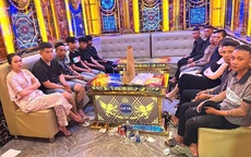 Bất ngờ kiểm tra, ph&#225;t hiện 12 người dương t&#237;nh ma t&#250;y tại 2 ph&#242;ng VIP qu&#225;n karaoke