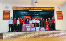 Đoàn công tác Bộ Y tế thăm, tặng quà quân, dân trên quần đảo Trường Sa và Nhà giàn DK1