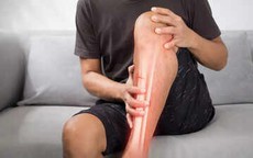 Ngừa té ngã, gãy xương – Sai lầm khi chỉ nghĩ đến bổ sung canxi và vitamin D