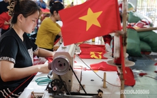 Làng may cờ Tổ quốc đỏ rực dịp Quốc khánh 2/9