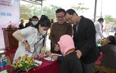 Khám bệnh, cấp phát thuốc miễn phí cho 300 người dân TP Huế