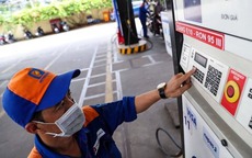 Giá xăng bật tăng trở lại, RON95 lên 18.712 đồng/lít