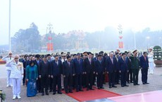 Lãnh đạo Đảng, Nhà nước, đại biểu dự Đại hội XIV vào Lăng viếng Chủ tịch Hồ Chí Minh