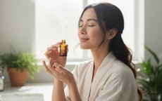 Cách phân biệt tinh dầu hoa hồng nguyên chất và hương liệu