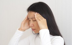 Uống gì để hỗ trợ khắc phục những cơn thiếu máu não?