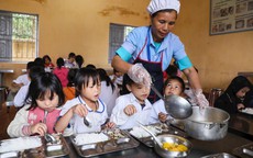 Nguy cơ và giải pháp phòng chống ngộ độc thực phẩm trong trường học