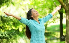 3 biện pháp tự nhiên giúp bảo vệ xương khớp cho phụ nữ tuổi mãn kinh