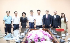 Thứ trưởng Bộ Y tế Đỗ Xuân Tuyên tiếp, làm việc với Thứ trưởng Bộ Y tế Cộng hòa Belarus